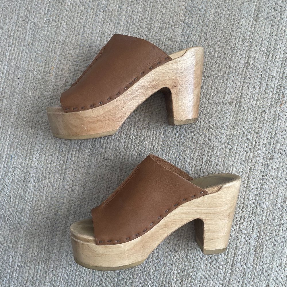 No. 6  Front Seam Platform Clog